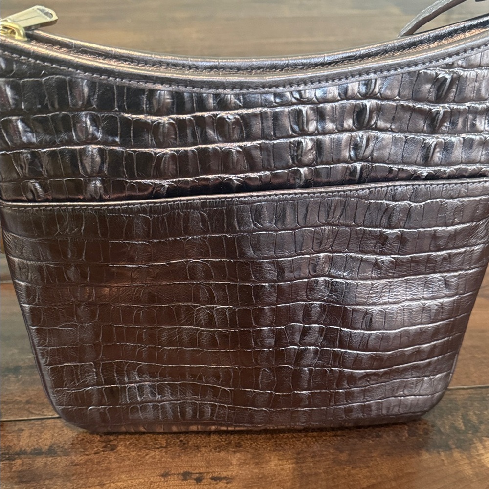 Brahmin Pewter Leather Elegant Crocodile-Embossed Crossbody Bag. Like New. - Picture 4 of 8